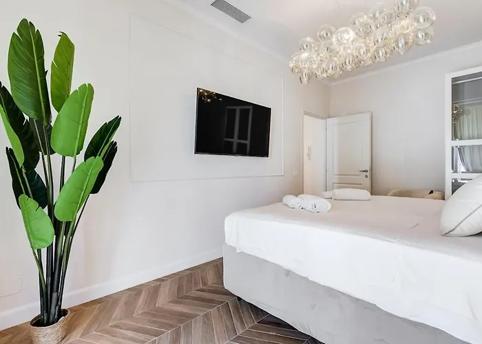 Vatican Design - New! Apartment